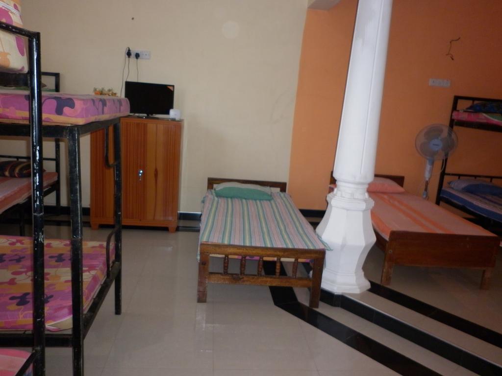 Seetha'S Hostel Negombo Habitación foto